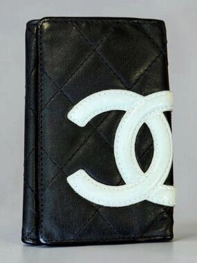 Chanel Quilted Leather 6ring key case with pink interior and COA
